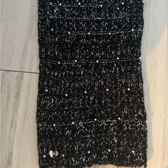 Betsey Johnson Scarf Silver Black Pearl Beads Infinity Cowl Neck Knit - Picture 4 of 10